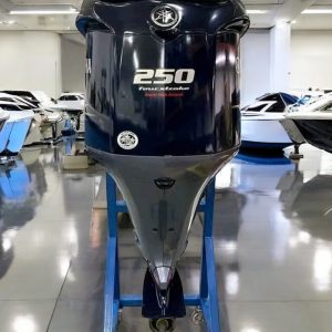 Yamaha VF250LA Outboard Motor Four Stroke V Max Sho