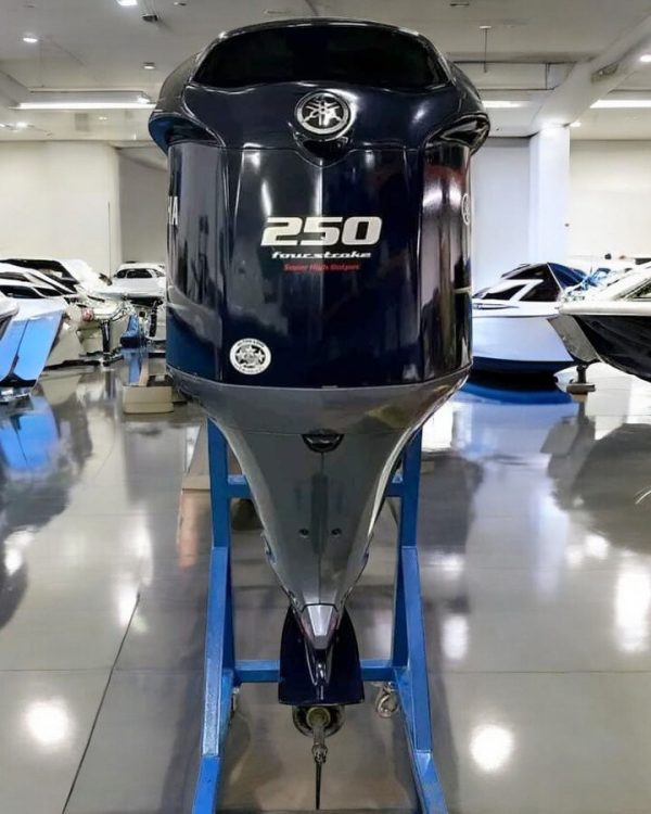Yamaha VF250LA Outboard Motor Four Stroke V Max Sho