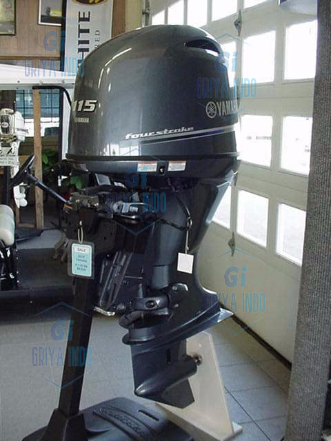 Yamaha F115JB 115hp Jet Outboard Engine in action on a fishing boat
