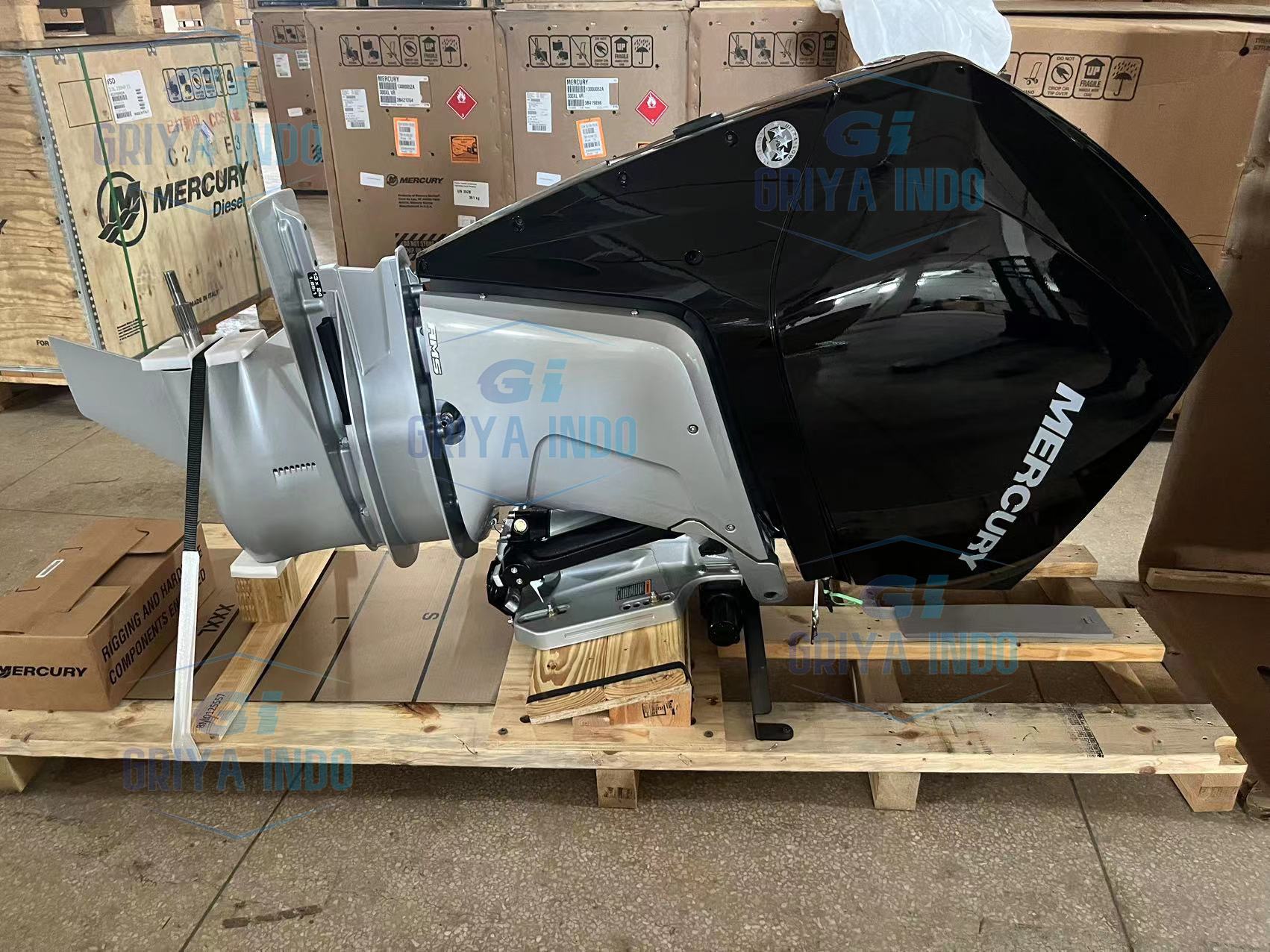 Mercury 300XL FourStroke DTS Outboard Engine 300hp, showcasing its sleek design and advanced technology for high-performance boating