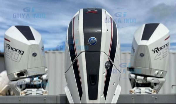 Mercury Racing 450R V-8 outboard engine showcasing its sleek design.
