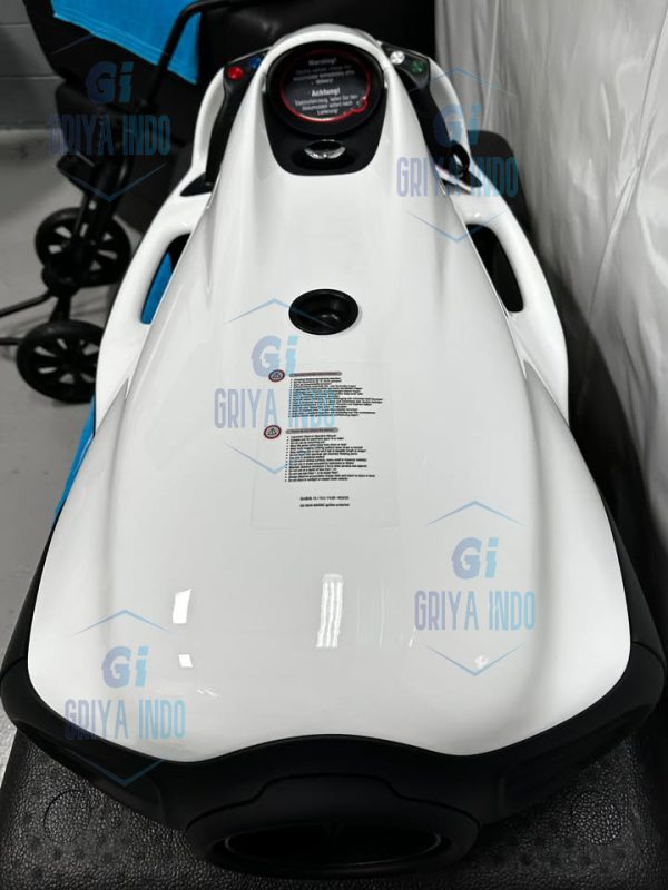 SEABOB F5, a modern water sled with high speed and design.