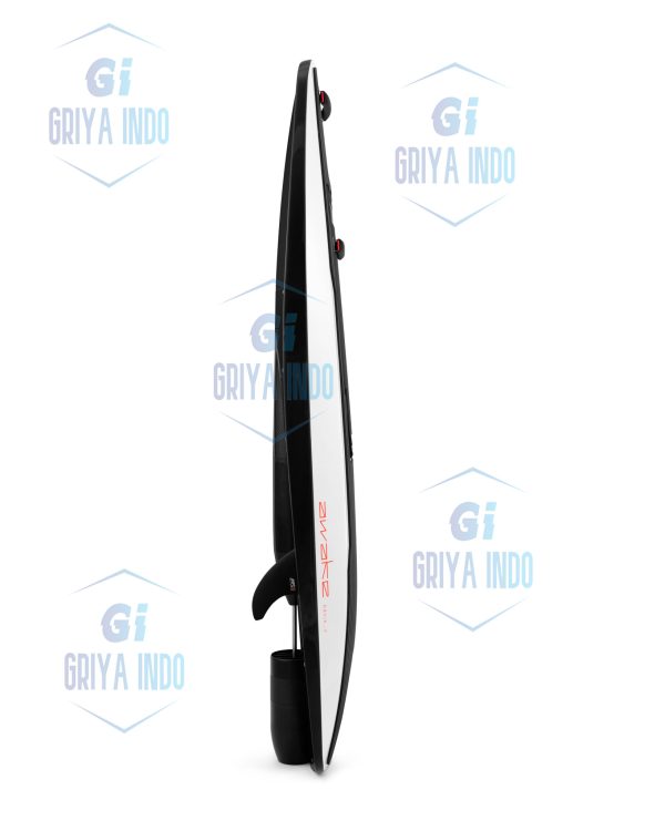 AWAKE RÄVIK S electric surfboard with remote control for speed adjustments